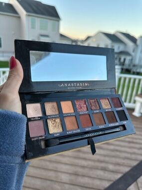 Anastasia Beverly Hills Eyeshadow Palette - Warm Rose & Brown Shades